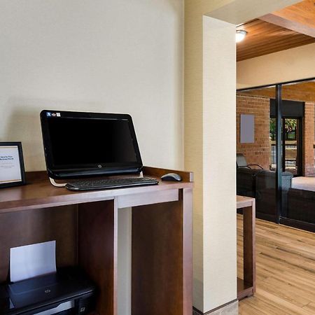 Comfort Inn Virginia Horse Center Lexington Bagian luar foto