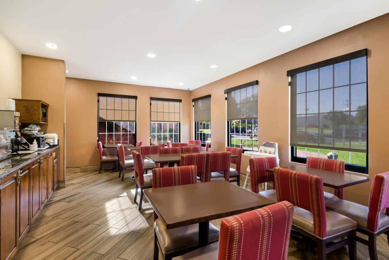 Comfort Inn Virginia Horse Center Lexington Bagian luar foto