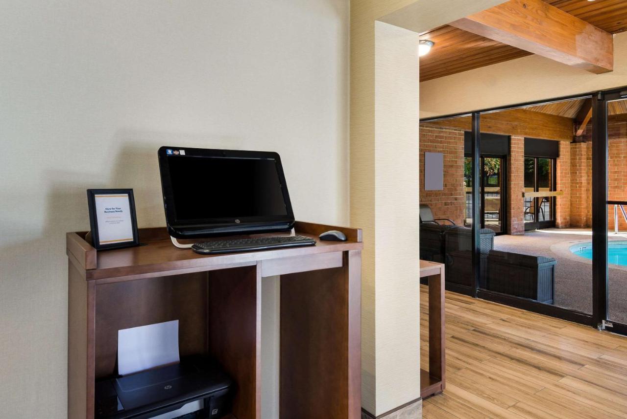 Comfort Inn Virginia Horse Center Lexington Bagian luar foto